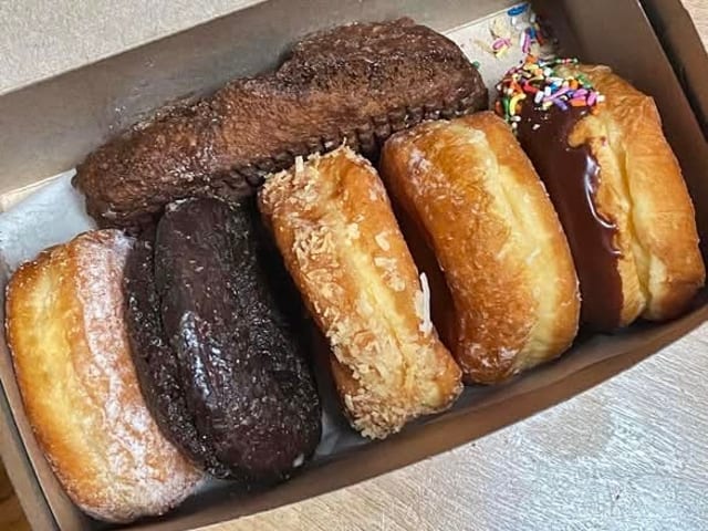 7 Donuts.